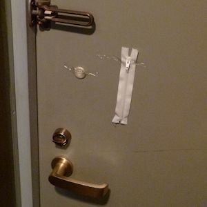 ドアの内側